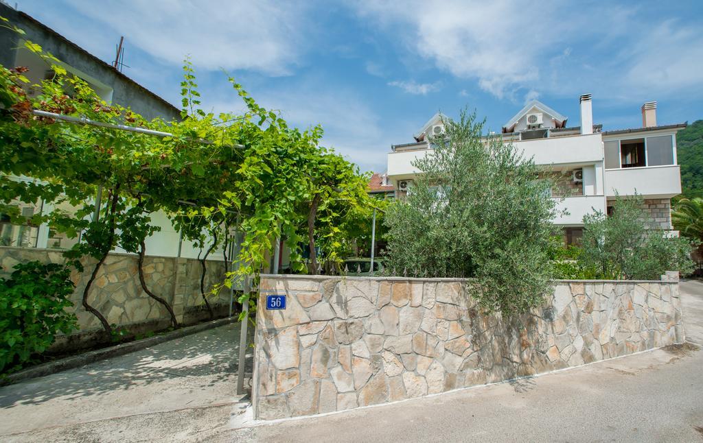 Apartmani Krgusic Тиват Екстериор снимка