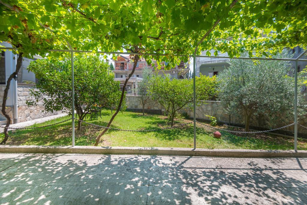 Apartmani Krgusic Тиват Екстериор снимка