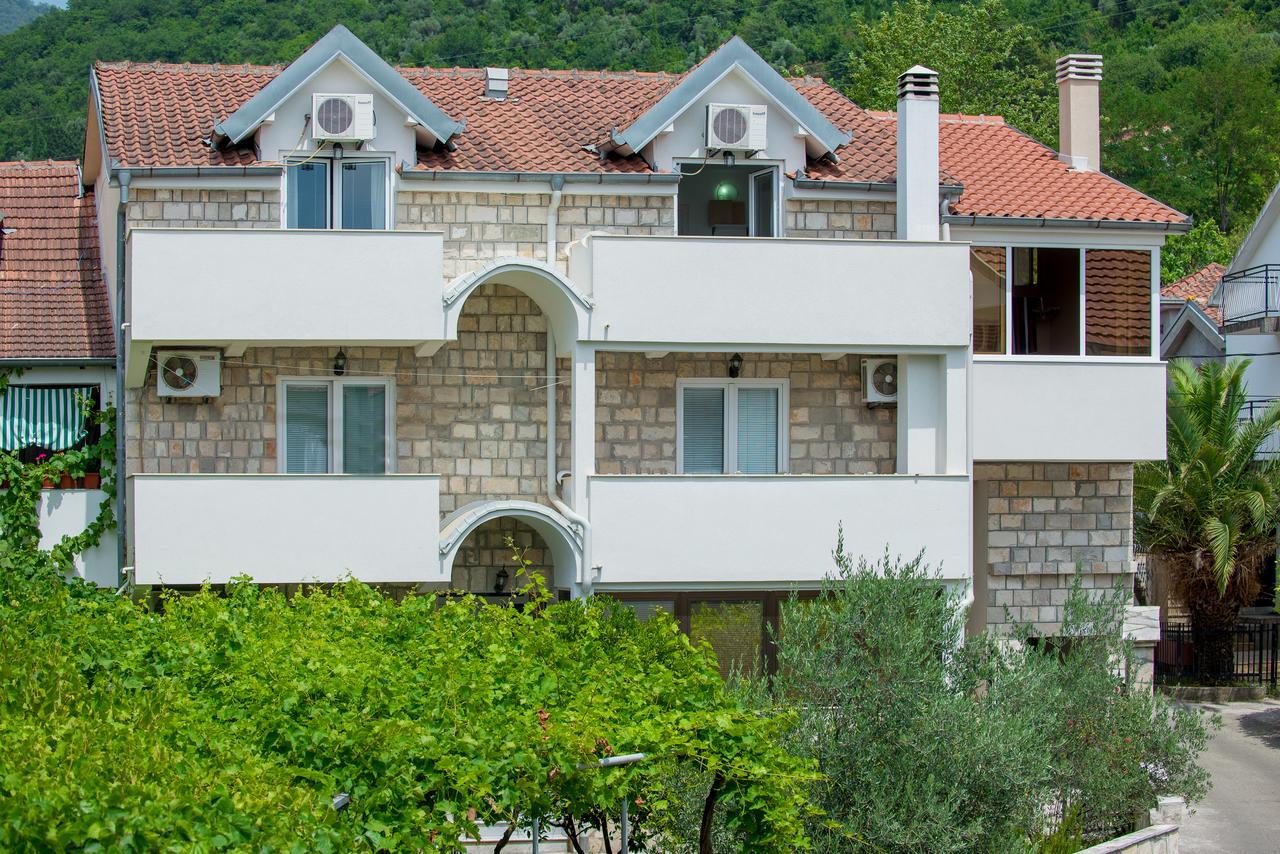 Apartmani Krgusic Тиват Екстериор снимка