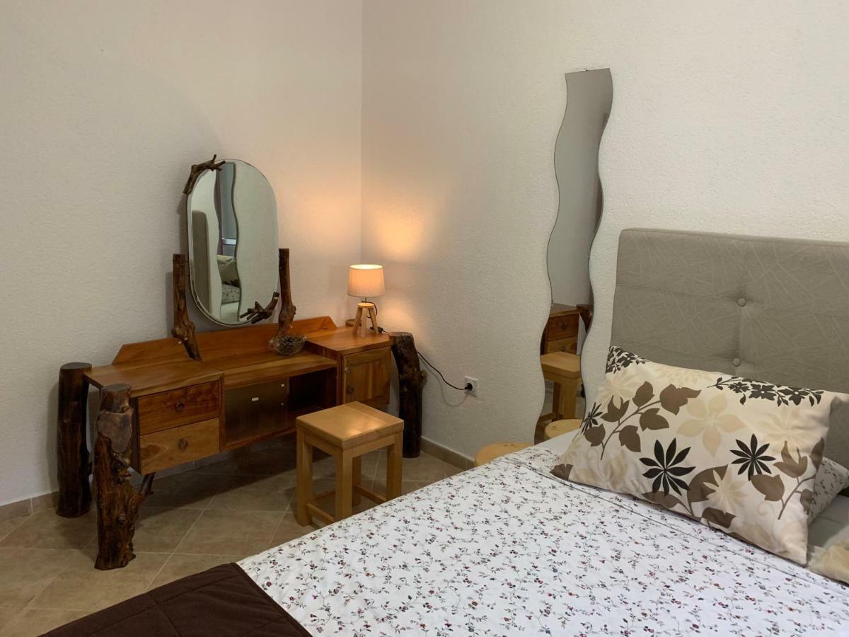 Apartmani Krgusic Тиват Екстериор снимка