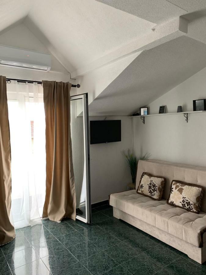 Apartmani Krgusic Тиват Екстериор снимка